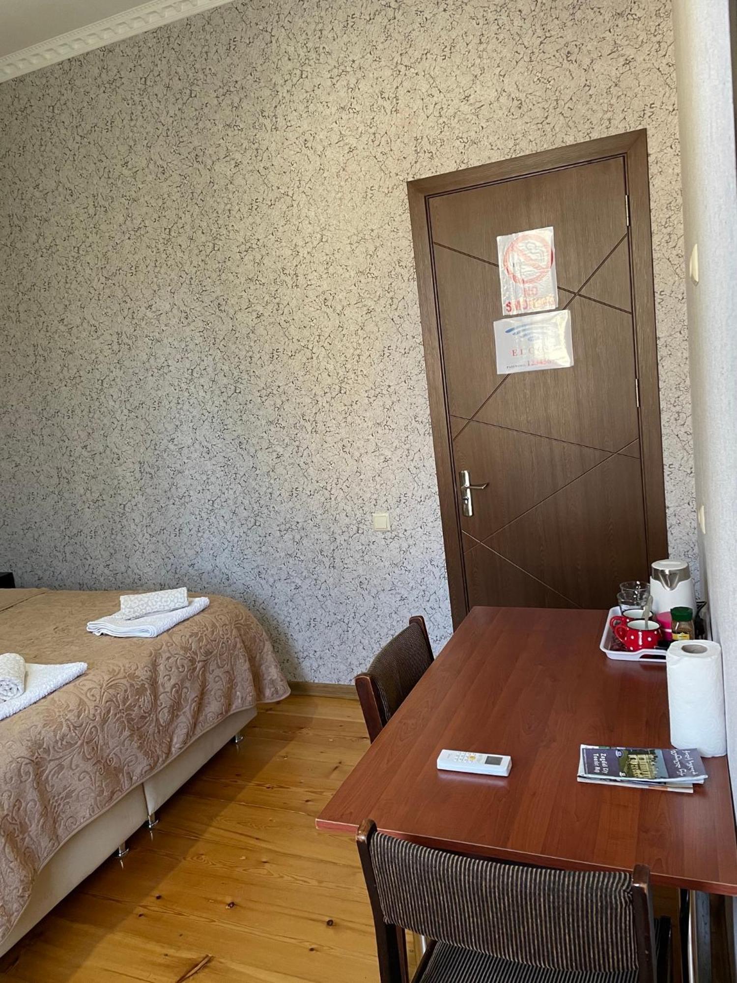 Elco Hotel Zugdidi ภายนอก รูปภาพ