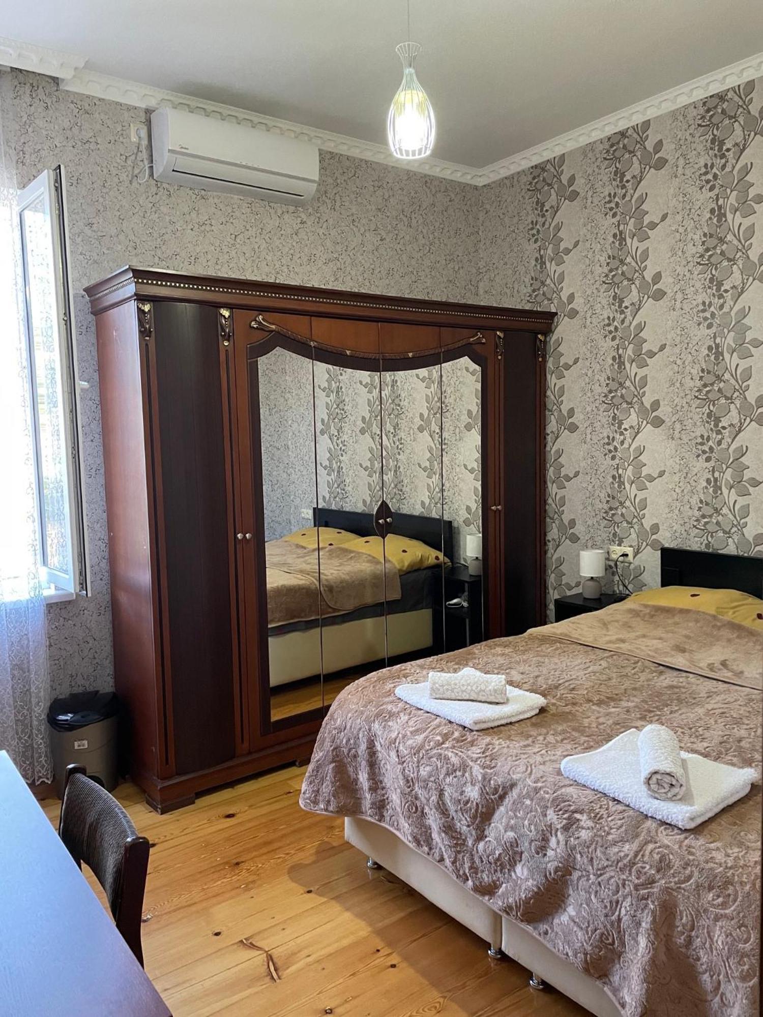 Elco Hotel Zugdidi ภายนอก รูปภาพ
