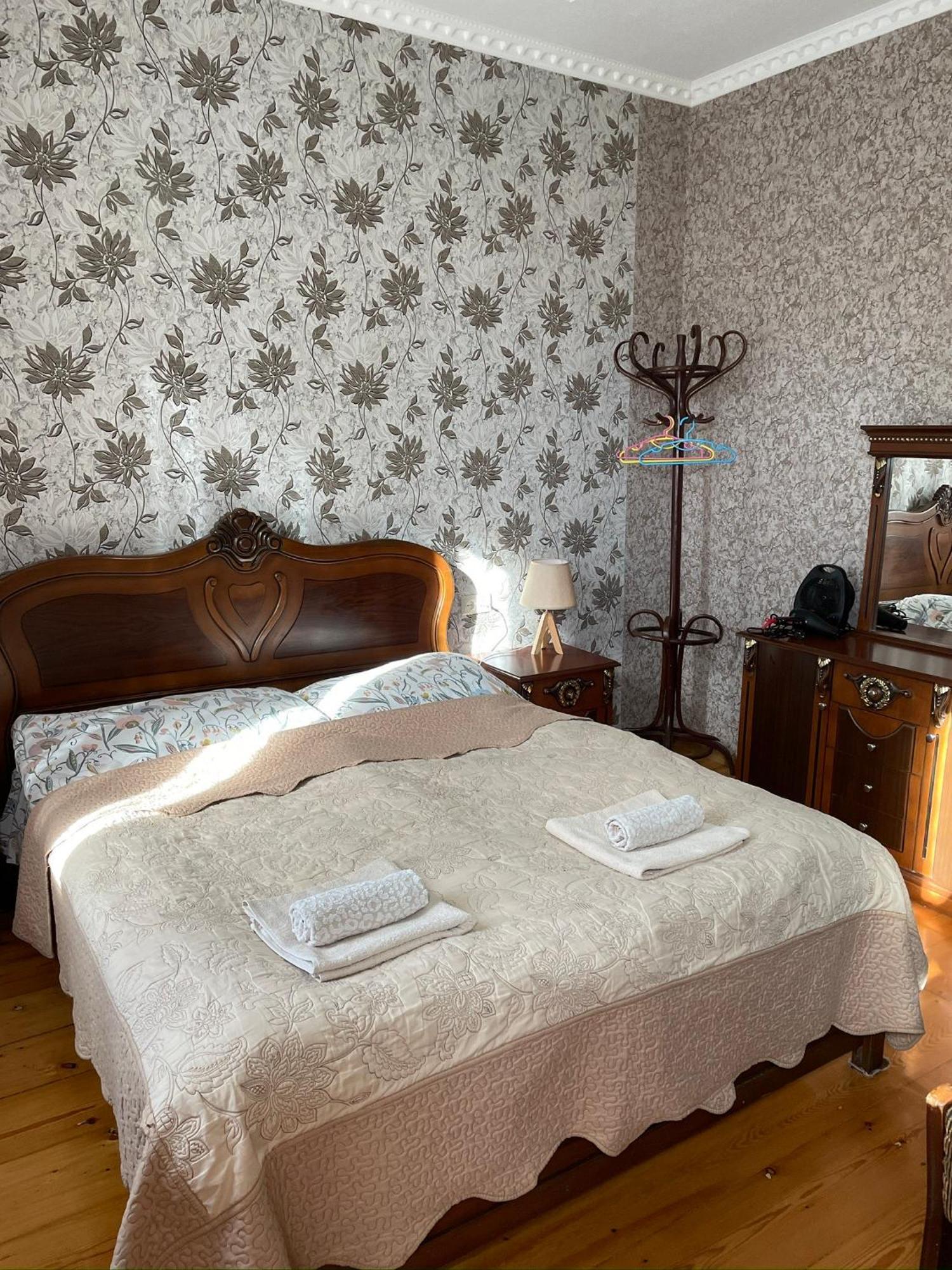 Elco Hotel Zugdidi ภายนอก รูปภาพ