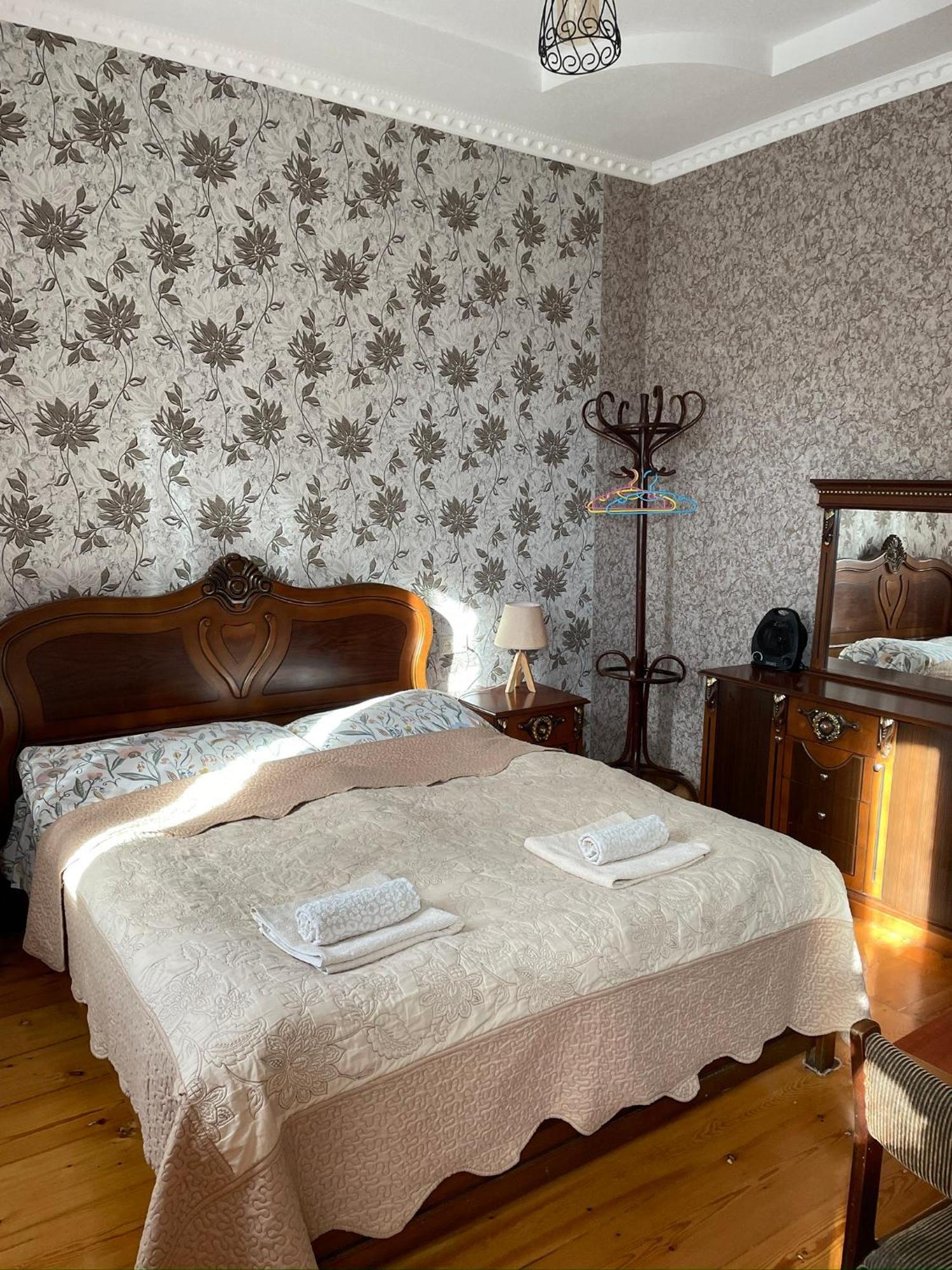 Elco Hotel Zugdidi ภายนอก รูปภาพ
