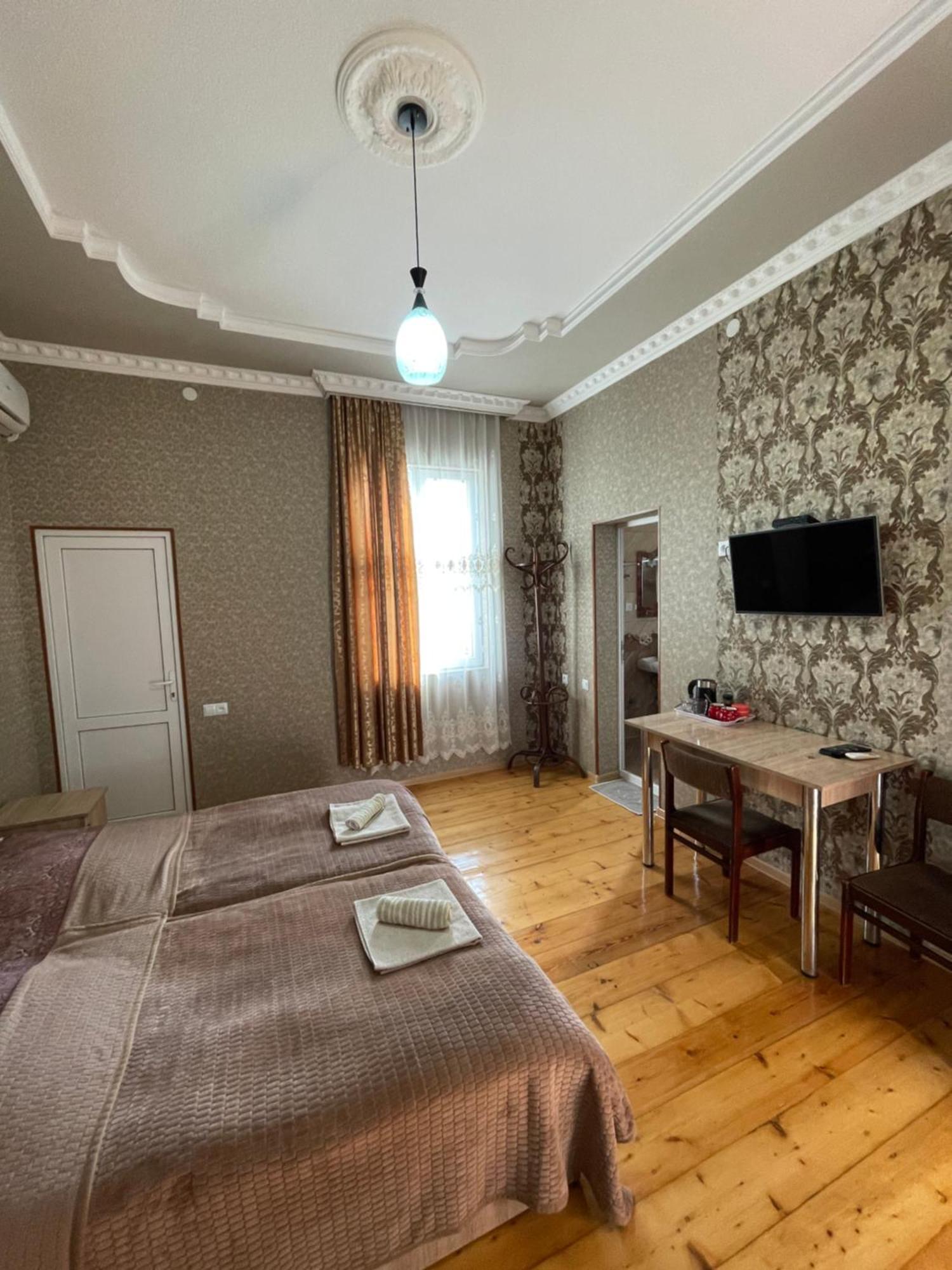 Elco Hotel Zugdidi ภายนอก รูปภาพ